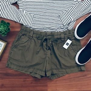 GAP | Army Green Short